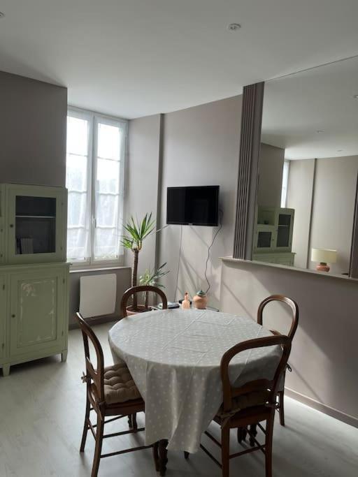 Superbe Appartement Plein Centre Мийо Екстериор снимка